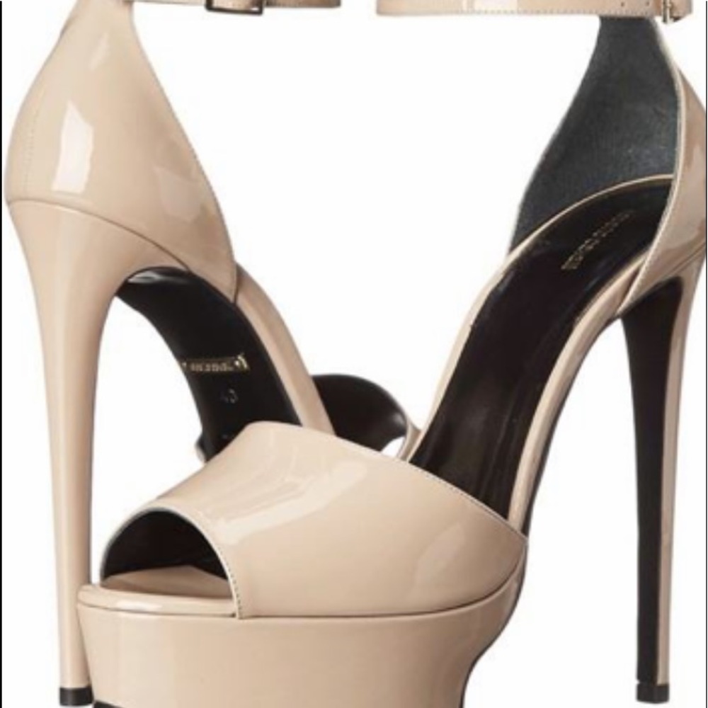 NWOT roberto cavalli pumps! Seen on Kim K!!